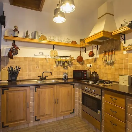 Doere Vendeghaz * Bakonyszentlászló